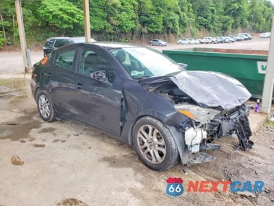 Czwarte zdjęcie samochodu z boku: 2017 TOYOTA YARIS IA BASE VIN:3MYDLBYV3HY186754 - miniatura
