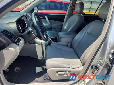 Zdjęcie 7 z 14 samochodu: 2013 TOYOTA HIGHLANDER SE VIN:5TDBK3EH5DS178542 - miniatura