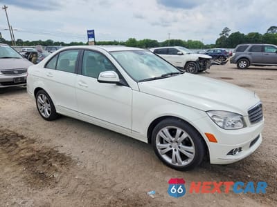 Czwarte zdjęcie samochodu z boku: 2009 MERCEDES-BENZ C 300 VIN:WDDGF54X09R050669 - miniatura