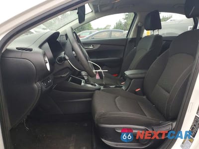 Zdjęcie 7 z 12 samochodu: 2019 KIA FORTE FE VIN:3KPF24AD2KE129414 - miniatura