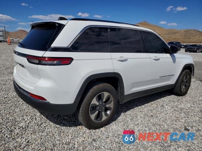 Trzecie zdjęcie samochodu z tyłu: 2023 JEEP GRAND CHEROKEE LIMITED 4XE VIN:1C4RJYB6XPC624076 - miniatura