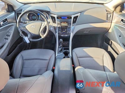 Zdjęcie 8 z 12 samochodu: 2012 HYUNDAI SONATA HYBRID VIN:KMHEC4A45CA031244 - miniatura
