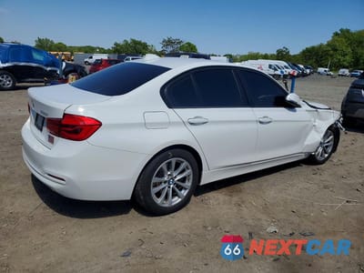 Trzecie zdjęcie samochodu z tyłu: 2018 BMW 320 I VIN:WBA8A9C54JAH13507 - miniatura