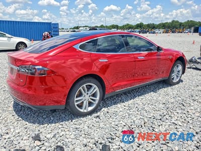 Trzecie zdjęcie samochodu z tyłu: 2013 TESLA MODEL S VIN:5YJSA1CN5DFP09694 - miniatura