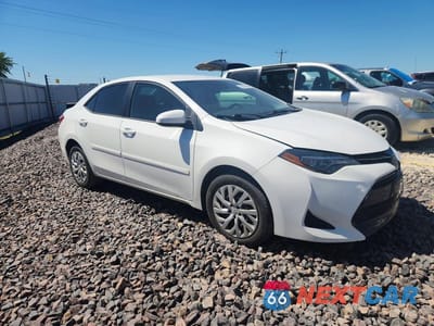 Czwarte zdjęcie samochodu z boku: 2018 TOYOTA COROLLA LE VIN:5YFBURHE8JP841170 - miniatura