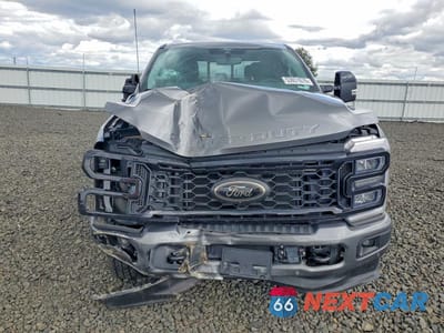 Piąte zdjęcie samochodu w środku: 2025 FORD F350 SUPER DUTY VIN:1FT8W3BN0SED81513 - miniatura