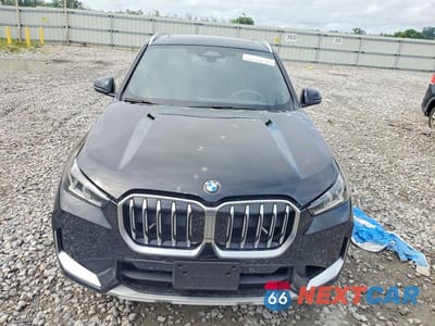 Piąte zdjęcie samochodu w środku: 2025 BMW X1 XDRIVE28I VIN:WBX73EF08S5107820 - miniatura