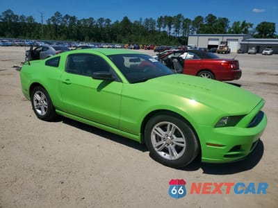 Czwarte zdjęcie samochodu z boku: 2013 FORD MUSTANG VIN:1ZVBP8AM8D5245882 - miniatura