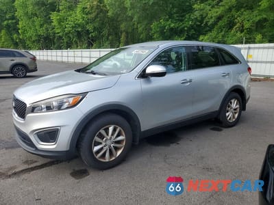 2017 KIA SORENTO L 5XYPG4A38HG238100 - główne zdjęcie licytacji z USA - miniatura
