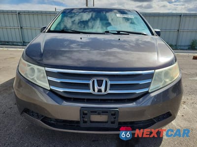 Piąte zdjęcie samochodu w środku: 2013 HONDA ODYSSEY EX VIN:5FNRL5H4XDB090803 - miniatura