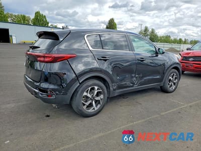 Trzecie zdjęcie samochodu z tyłu: 2020 KIA SPORTAGE LX VIN:KNDPMCAC1L7714213 - miniatura