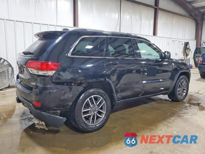 Trzecie zdjęcie samochodu z tyłu: 2020 JEEP GRAND CHEROKEE LAREDO VIN:1C4RJFAGXLC294223 - miniatura