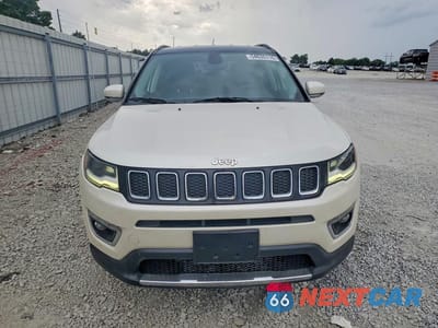 Piąte zdjęcie samochodu w środku: 2019 JEEP COMPASS LIMITED VIN:3C4NJCCB5KT832845 - miniatura