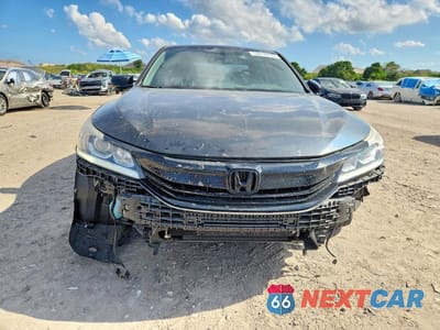 Piąte zdjęcie samochodu w środku: 2017 HONDA ACCORD EXL VIN:1HGCR2F8XHA045840 - miniatura