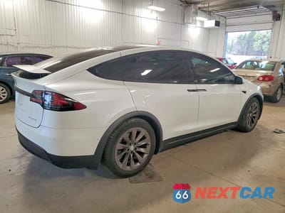 Trzecie zdjęcie samochodu z tyłu: 2019 TESLA MODEL X VIN:5YJXCAE20KF197164 - miniatura