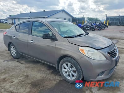 Czwarte zdjęcie samochodu z boku: 2012 NISSAN VERSA 1.6 S VIN:3N1CN7AP7CL861804 - miniatura