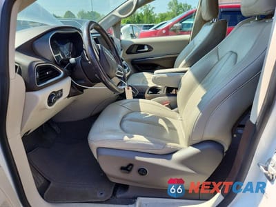 Zdjęcie 7 z 13 samochodu: 2020 CHRYSLER PACIFICA TOURING L VIN:2C4RC1BG9LR131811 - miniatura