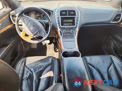 Zdjęcie 8 z 13 samochodu: 2016 LINCOLN MKX RESERVE VIN:2LMTJ6LR2GBL24146 - miniatura