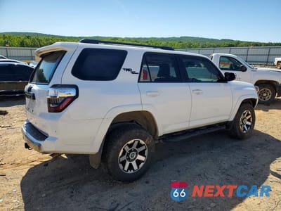 Trzecie zdjęcie samochodu z tyłu: 2024 TOYOTA 4RUNNER TRD OFF-ROAD PREMIUM VIN:JTERU5JR1R6222851 - miniatura