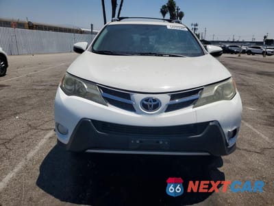 Piąte zdjęcie samochodu w środku: 2015 TOYOTA RAV4 XLE VIN:2T3WFREV6FW207451 - miniatura