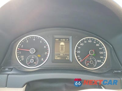 Zdjęcie 9 z 13 samochodu: 2011 VOLKSWAGEN TIGUAN S VIN:WVGAV7AX0BW503002 - miniatura