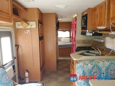 Zdjęcie 6 z 10 samochodu: 2008 CHEV EXPRESS G3500 VIN:1GBJG31K181113256 - miniatura