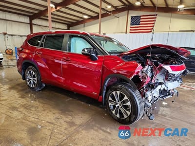 Czwarte zdjęcie samochodu z boku: 2025 TOYOTA HIGHLANDER HYBRID XLE VIN:5TDKBRCH0SS680619 - miniatura