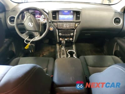 Zdjęcie 8 z 13 samochodu: 2017 NISSAN PATHFINDER SV VIN:5N1DR2MM6HC656340 - miniatura
