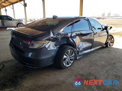 Trzecie zdjęcie samochodu z tyłu: 2018 HONDA ACCORD LX VIN:1HGCV1F15JA233020 - miniatura