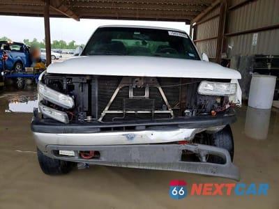 Piąte zdjęcie samochodu w środku: 2001 CHEVROLET SILVERADO K1500 VIN:1GCEK19T01E242178 - miniatura