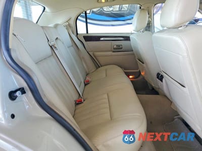 Zdjęcie 10 z 12 samochodu: 2007 LINCOLN TOWN CAR SIGNATURE VIN:1LNHM81W57Y601629 - miniatura