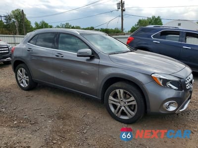 Czwarte zdjęcie samochodu z boku: 2018 MERCEDES-BENZ GLA 250 4MATIC VIN:WDCTG4GB6JJ372553 - miniatura