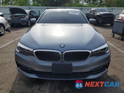 Piąte zdjęcie samochodu w środku: 2018 BMW 530E VIN:WBAJA9C51JB034089 - miniatura
