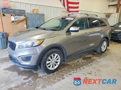 2017 KIA SORENTO LX 5XYPG4A39HG192437 - główne zdjęcie licytacji z USA - miniatura