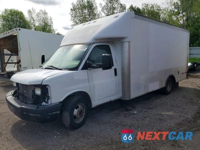 2015 GMC SAVANA DELIVERY TRUCK 1GD374CG3F1226668 - główne zdjęcie licytacji z USA - miniatura