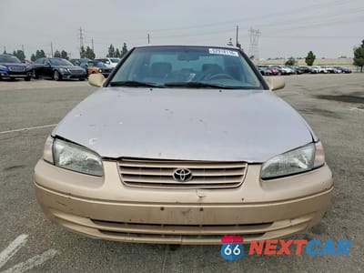 Piąte zdjęcie samochodu w środku: 1997 TOYOTA CAMRY LE VIN:4T1BG22K6VU783268 - miniatura