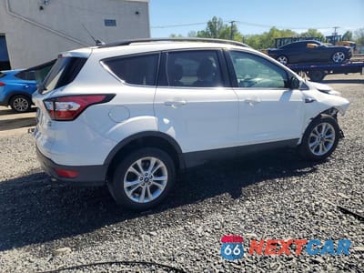 Trzecie zdjęcie samochodu z tyłu: 2018 FORD ESCAPE SEL VIN:1FMCU9HD2JUC72715 - miniatura