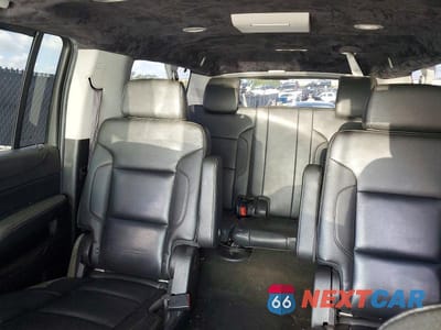 Zdjęcie 10 z 13 samochodu: 2017 CHEVROLET SUBURBAN K1500 LT VIN:1GNSKHKC9HR344708 - miniatura