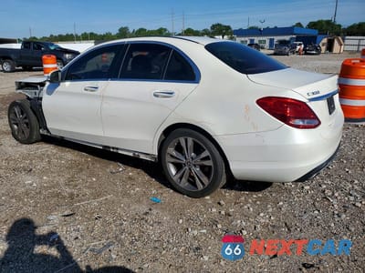 Drugie zdjęcie samochodu z przodu: 2017 MERCEDES-BENZ C 300 VIN:55SWF4JB7HU232252 - miniatura