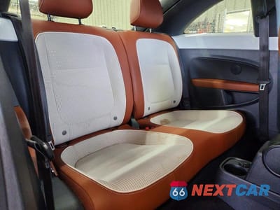 Zdjęcie 10 z 12 samochodu: 2017 VOLKSWAGEN BEETLE 1.8T VIN:3VWF17AT5HM626948 - miniatura