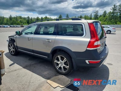 Drugie zdjęcie samochodu z przodu: 2015 VOLVO XC70 T6 PLATINUM VIN:YV4902ND7F1188403 - miniatura