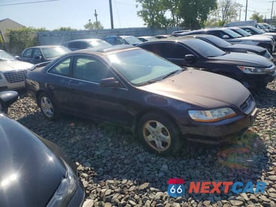 Czwarte zdjęcie samochodu z boku: 1998 HONDA ACCORD VIN:1HGCG2252WA026214 - miniatura