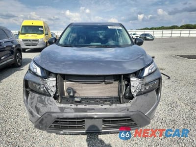 Piąte zdjęcie samochodu w środku: 2025 NISSAN ROGUE S VIN:5N1BT3AAXSC815456 - miniatura