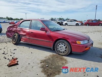 Czwarte zdjęcie samochodu z boku: 1994 HONDA ACCORD LX VIN:JHMCD5641RC033530 - miniatura
