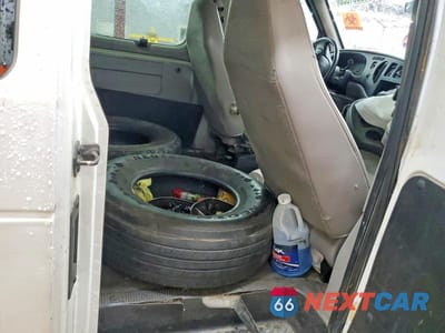 Zdjęcie 10 z 12 samochodu: 2002 FORD ECONOLINE E350 SUPER DUTY WAGON VIN:1FBSS31L62HB57201 - miniatura