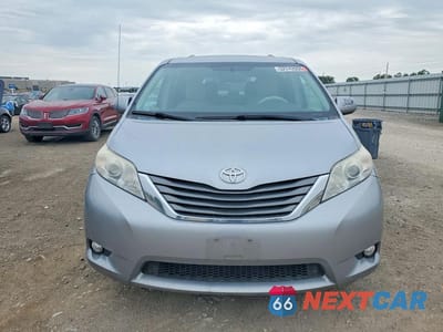 Piąte zdjęcie samochodu w środku: 2014 TOYOTA SIENNA XLE 7-PASSENGER VIN:5TDDK3DC5ES078912 - miniatura