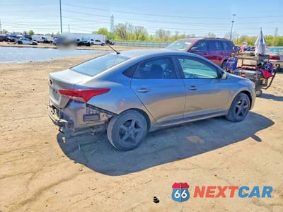 Trzecie zdjęcie samochodu z tyłu: 2019 HYUNDAI ACCENT SE VIN:3KPC24A3XKE069604 - miniatura