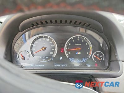 Zdjęcie 9 z 12 samochodu: 2013 BMW M5 VIN:WBSFV9C56DD095646 - miniatura