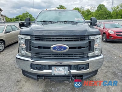 Piąte zdjęcie samochodu w środku: 2019 FORD F250 SUPER DUTY VIN:1FDBF2B66KED49623 - miniatura