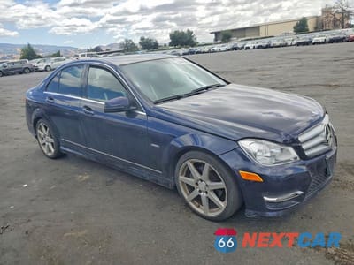 Czwarte zdjęcie samochodu z boku: 2012 MERCEDES-BENZ C 250 VIN:WDDGF4HBXCA629764 - miniatura